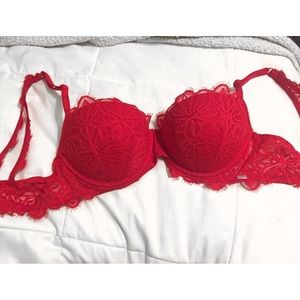 PINK Victoria’s Secret Date Night Bra